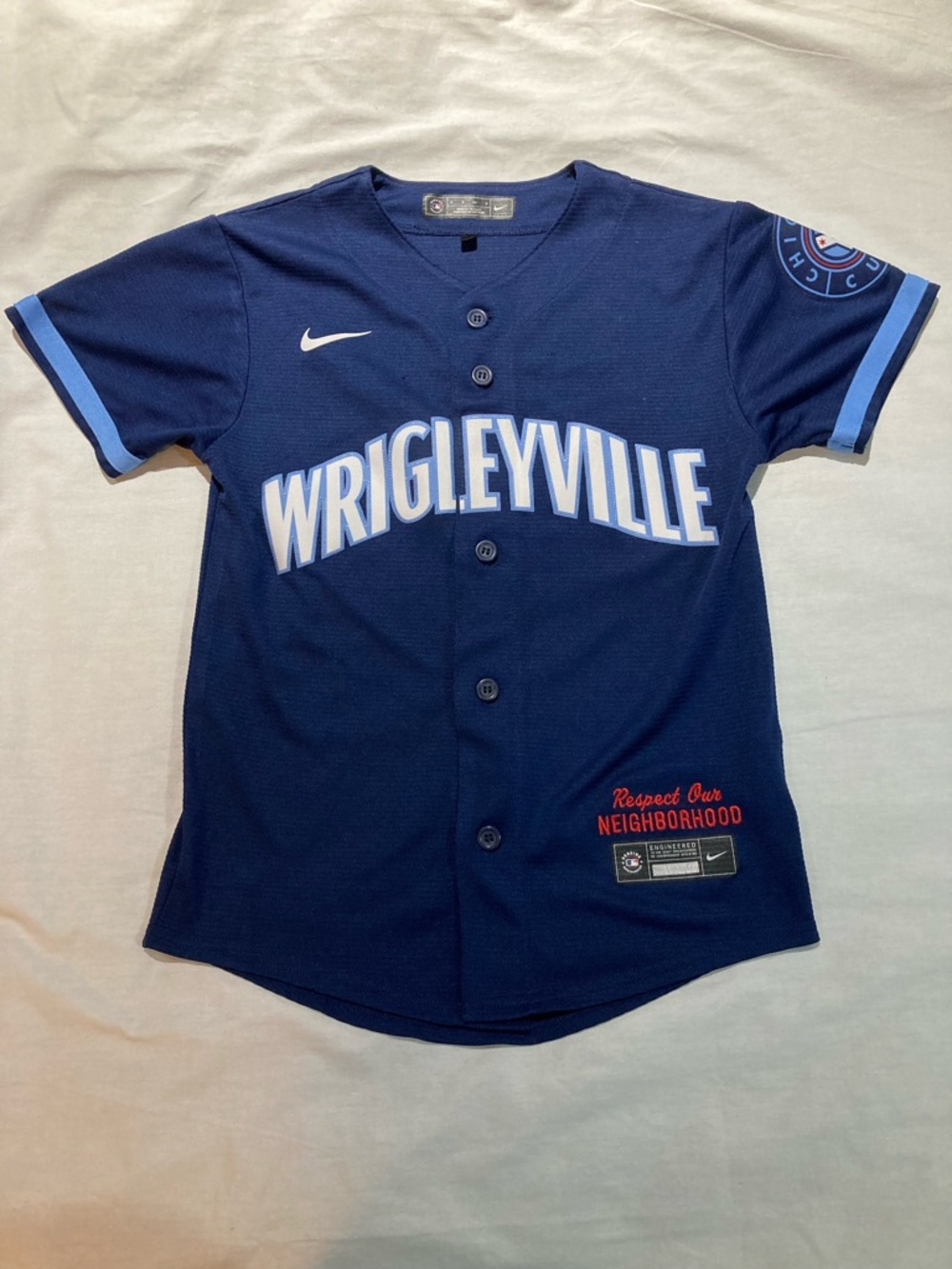 Wrigleyville Chicago Cubs Jersey, Women’s size small, Nike brand!